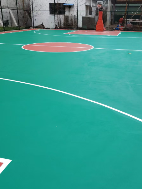明溪 球场长期使用易出现地面开裂